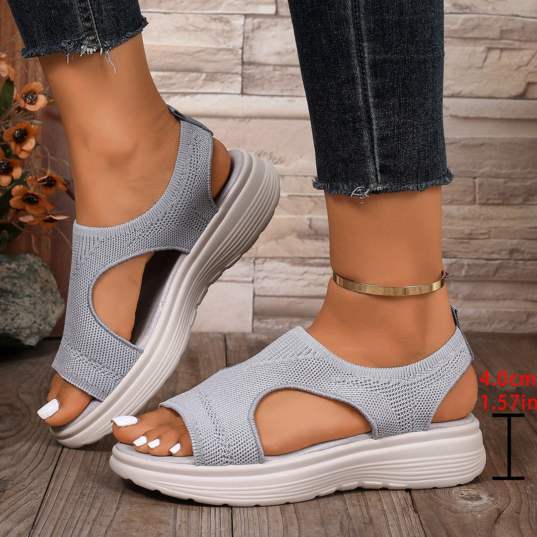 Damen Sportliche Keil-Pantoletten mit atmungsaktivem Strickoberteil und dämpfender Plateau-Sohle – Sorelia