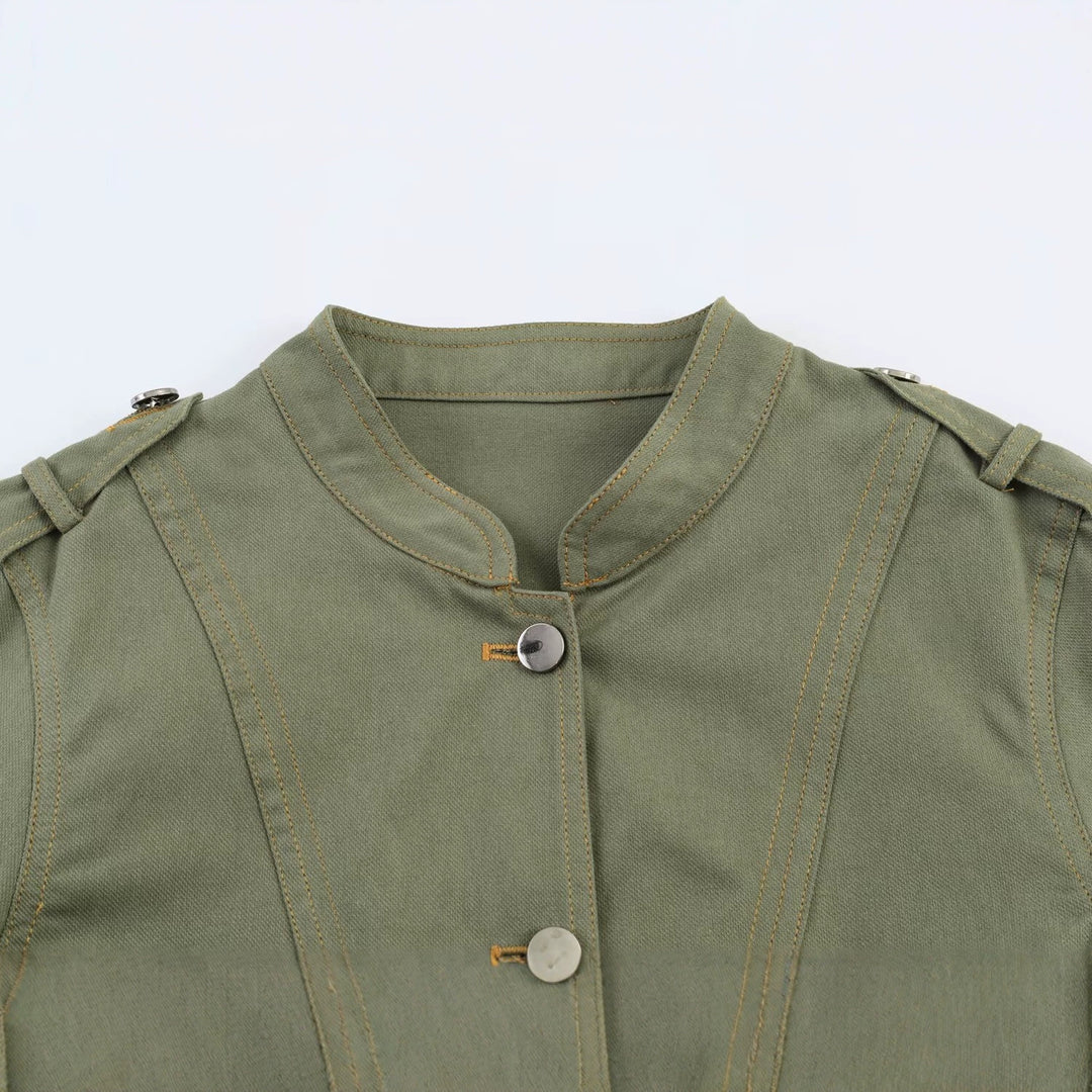 Damen Kurzjacke im Utility‑Stil mit Stehkragen und Schulterriegeln Echo Archiv