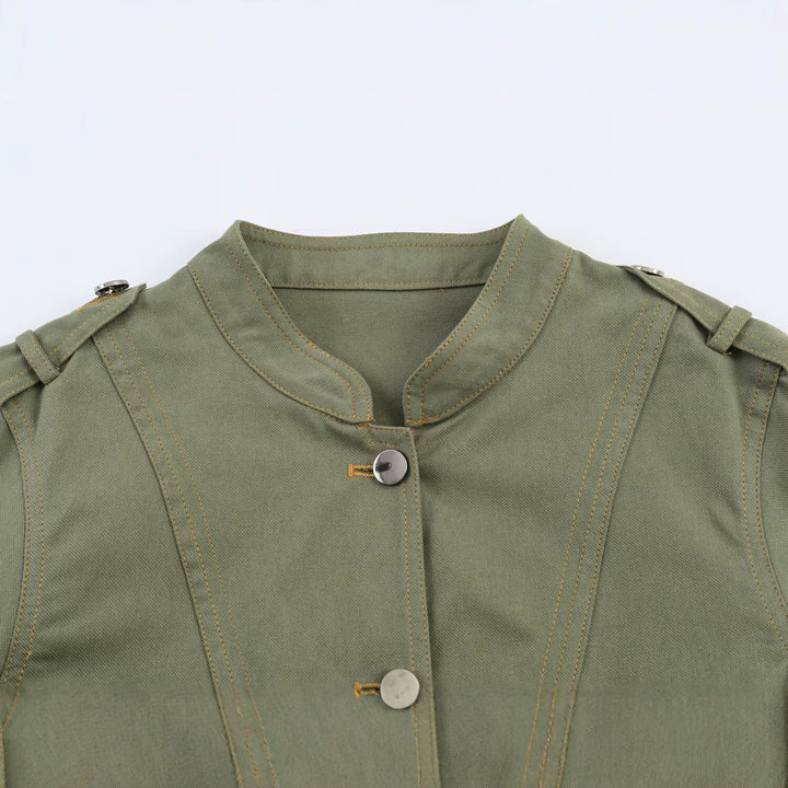 Damen Kurzjacke im Utility‑Stil mit Stehkragen und Schulterriegeln Echo Archiv