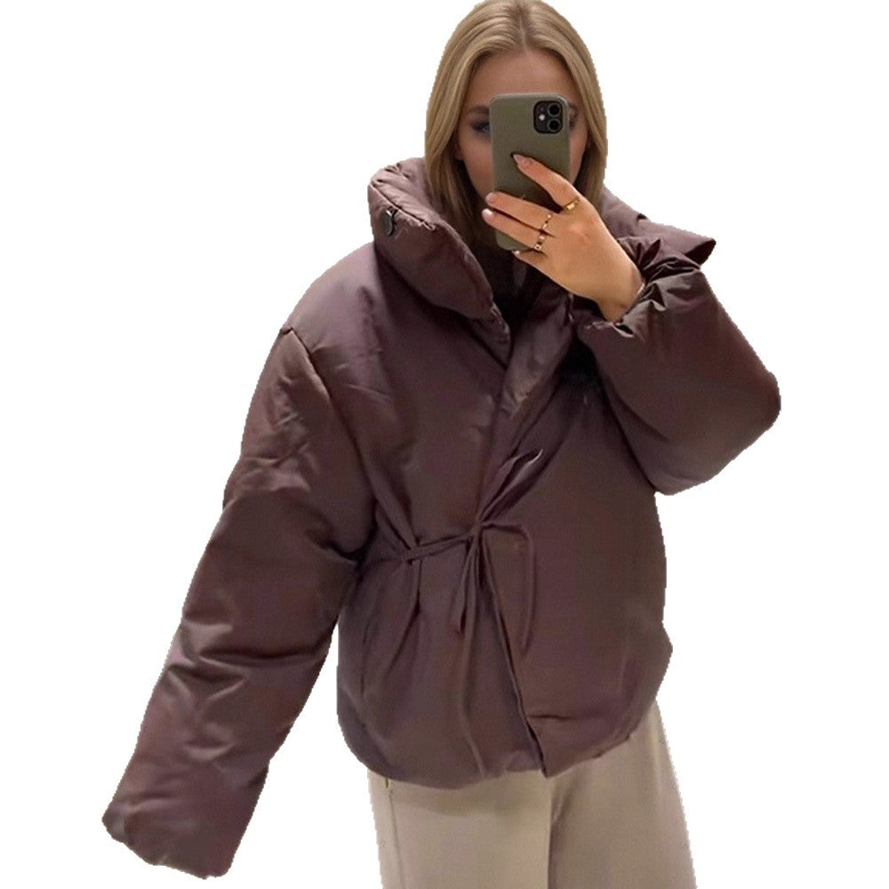 Damen Kurze wattierte Oversize-Pufferjacke mit Kapuze und Bindegürtel Echoarchiv