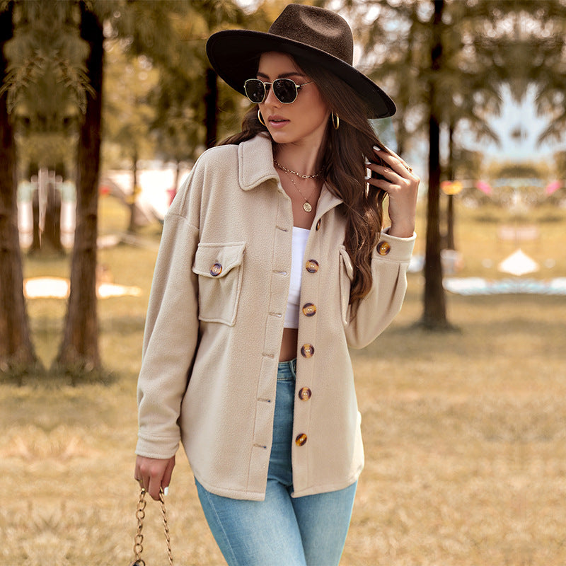 Damen Oversized Teddy-Shacket mit Knopfleiste, aufgesetzten Pattentaschen und weichem Futter Echoarchiv