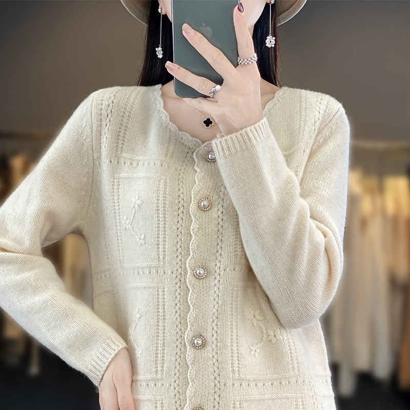 Damen Verzierter Strickcardigan mit Perlenknöpfen und Ajour‑Stickerei Echoarchiv
