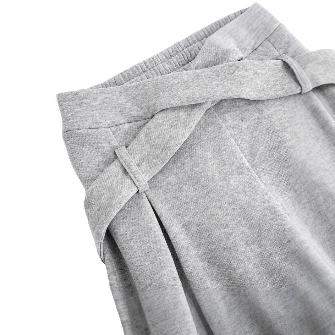 Damen Jogginganzug mit oversize Schnitt und trendigen Details Echo Archiv