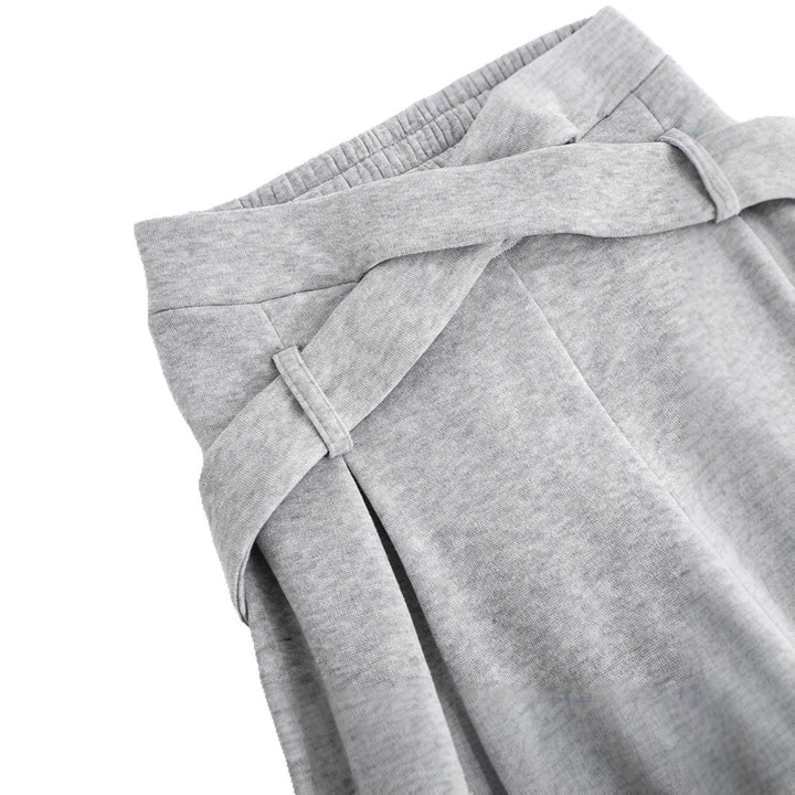Damen Jogginganzug mit oversize Schnitt und trendigen Details Echo Archiv