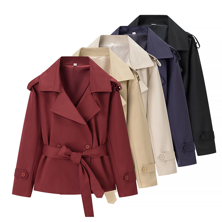 Damen nan Kurz-Trenchcoat mit Taillengürtel, doppelreihiger Knopfleiste und Schulterpatten Echo Archiv