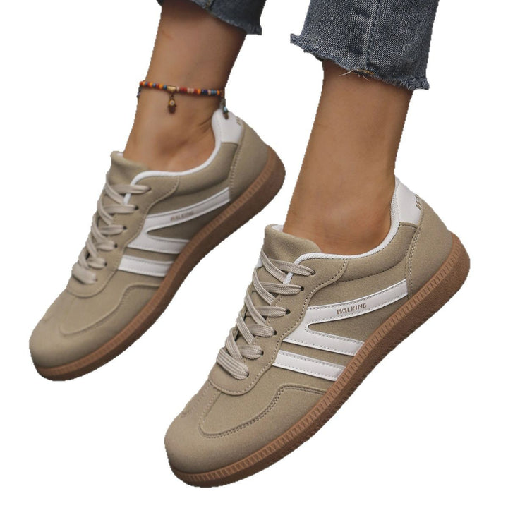 Damen Retro-Sneaker mit Gummisohle, leichtem Textilfutter und Komfortfußbett – Névara