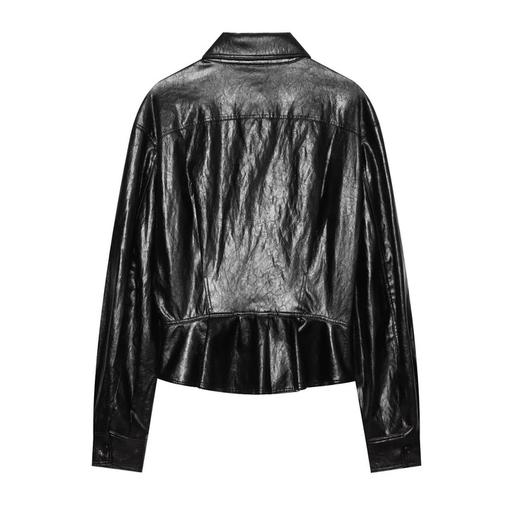 Damen Kurzjacke im Blusenstil aus veganer Lederoptik mit Brustklappen und tailliertem Saum Echoarchiv