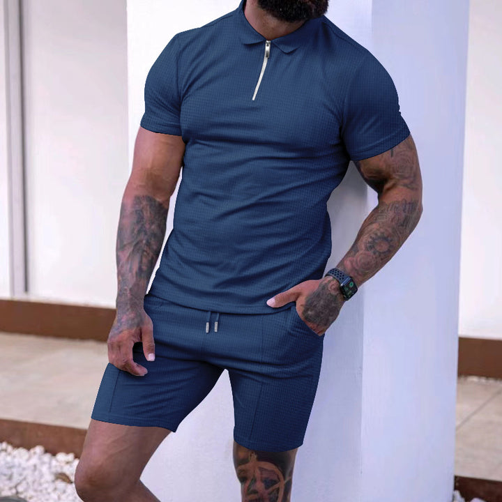 Herren sportliches Poloshirt mit Reißverschluss und passenden Shorts Echoarchiv