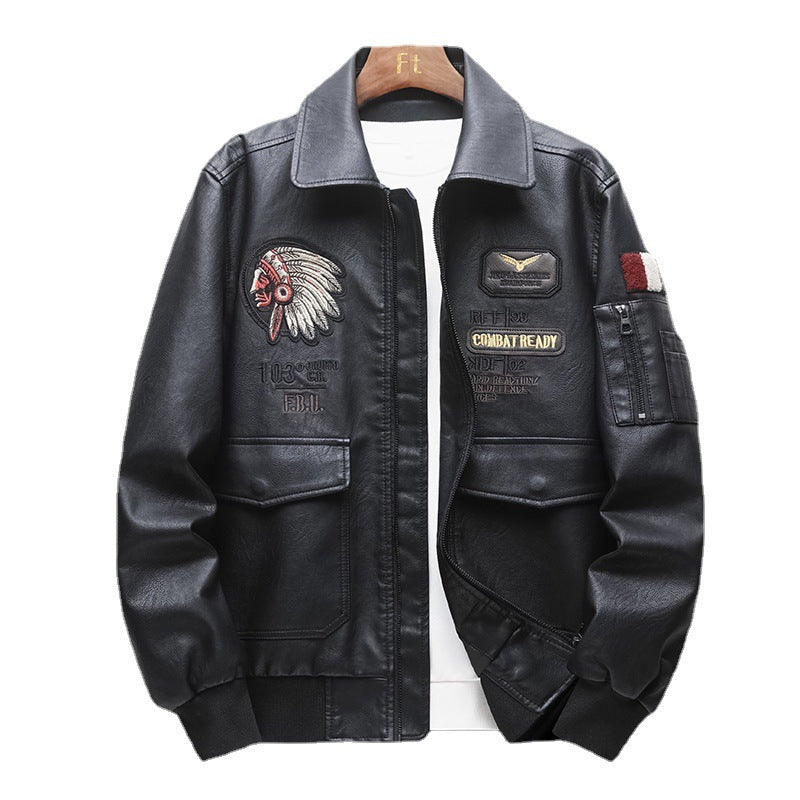 Herren Piloten‑Bomberjacke aus Kunstleder mit gestickten Patches und Rippbündchen Echoarchiv