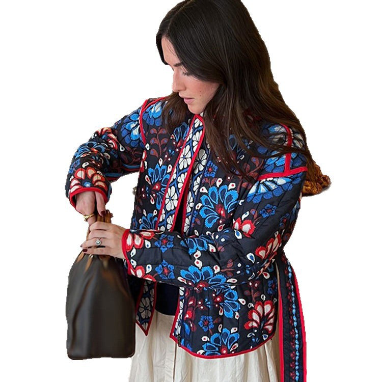 Damen Taillierte gestepptte Jacquard‑Baumwolljacke mit folklorem Blumenmuster & Bindegürtel Echoarchiv