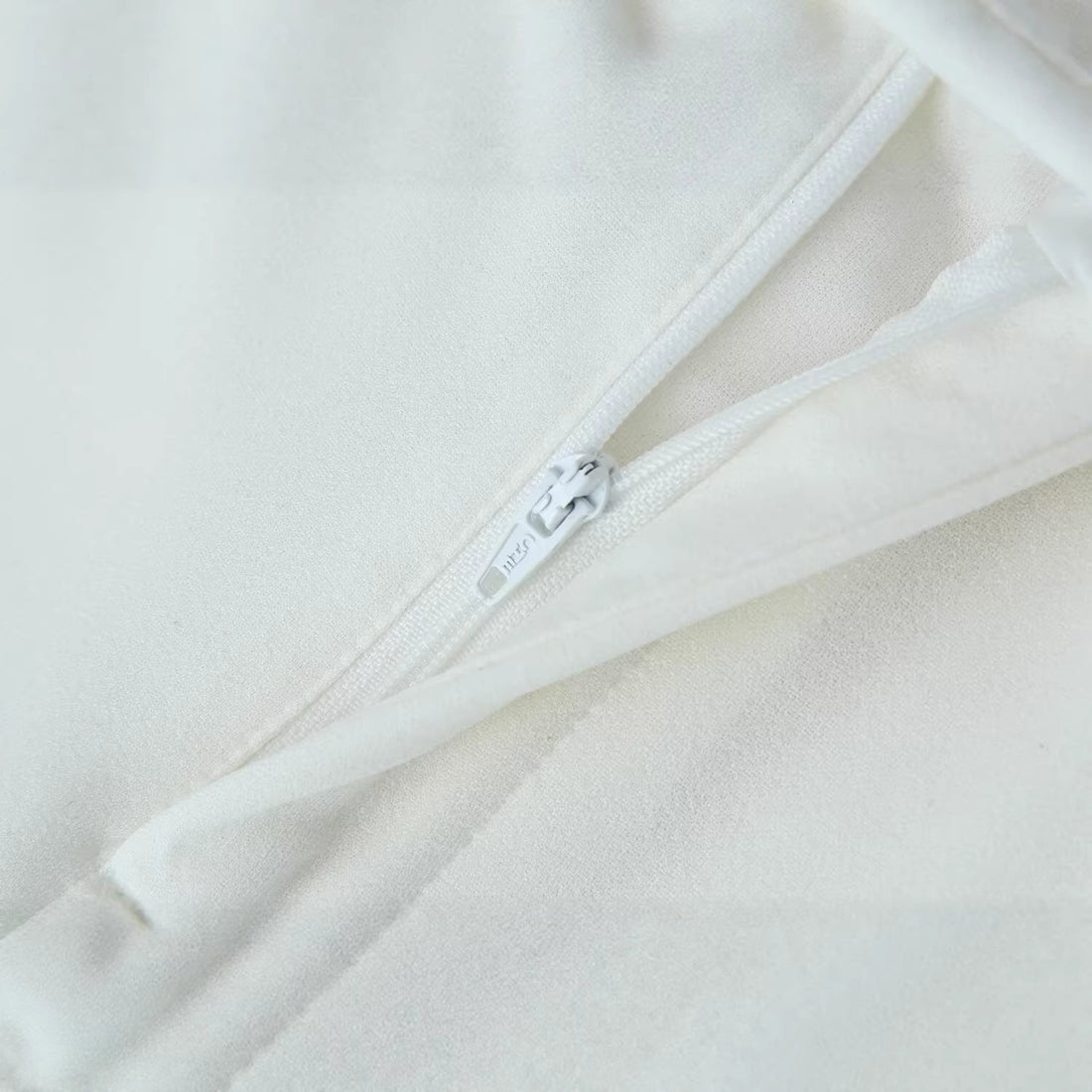 Damen hochtaillierte Palazzo‑Hose mit weitem Bein, Bundfalten und verdecktem Verschluss Echoarchiv