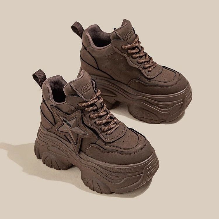 Damen Chunky Sneaker mit modischem Sternen-Design und extragroßer Sohle Echo Archiv