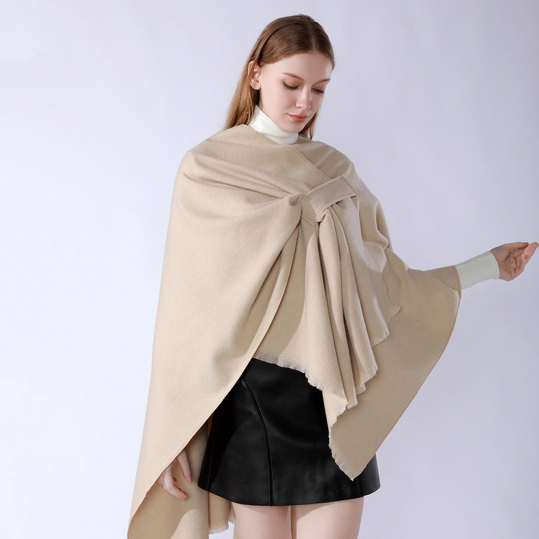 Damen Strickponcho mit geometrischem Blockmuster und Fransen Echo Archiv