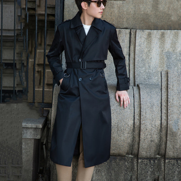 Herren Taillierter Trenchcoat aus wasserabweisendem Twill mit doppelreihiger Knopfleiste Echoarchiv