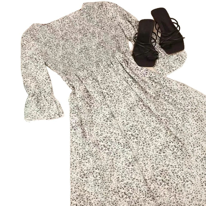 Damen nan lockerfallendes Babydoll-Midikleid mit geraffter Unterbrust, überschnittenen Dreiviertelärmeln und feinem Blumenprint Echo Archiv
