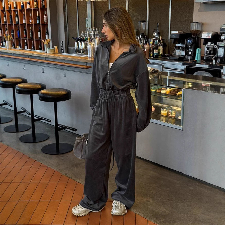 Damen Samt-Jumpsuit mit weitem Bein, elastischer Taillenpartie und Stehkragen – Solévia