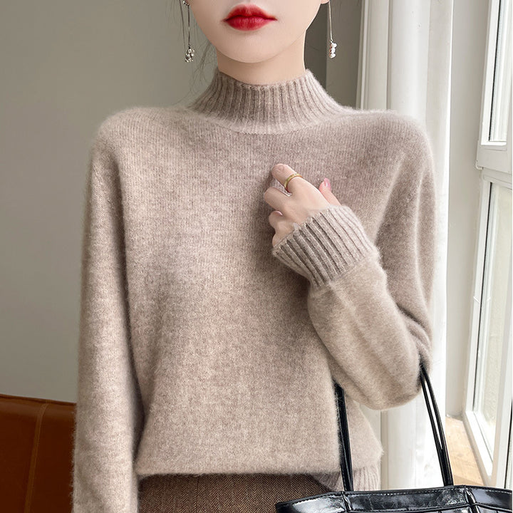Damen Luxusweicher Midweight-Mockneckpullover aus Angora‑Optik mit feiner Rippe und entspannter Silhouette Echoarchiv