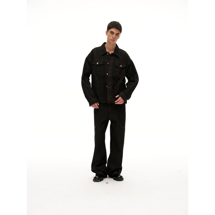 Herren Boxy‑Denimjacke mit roten Kontrastnähten und Metallknöpfen Echoarchiv