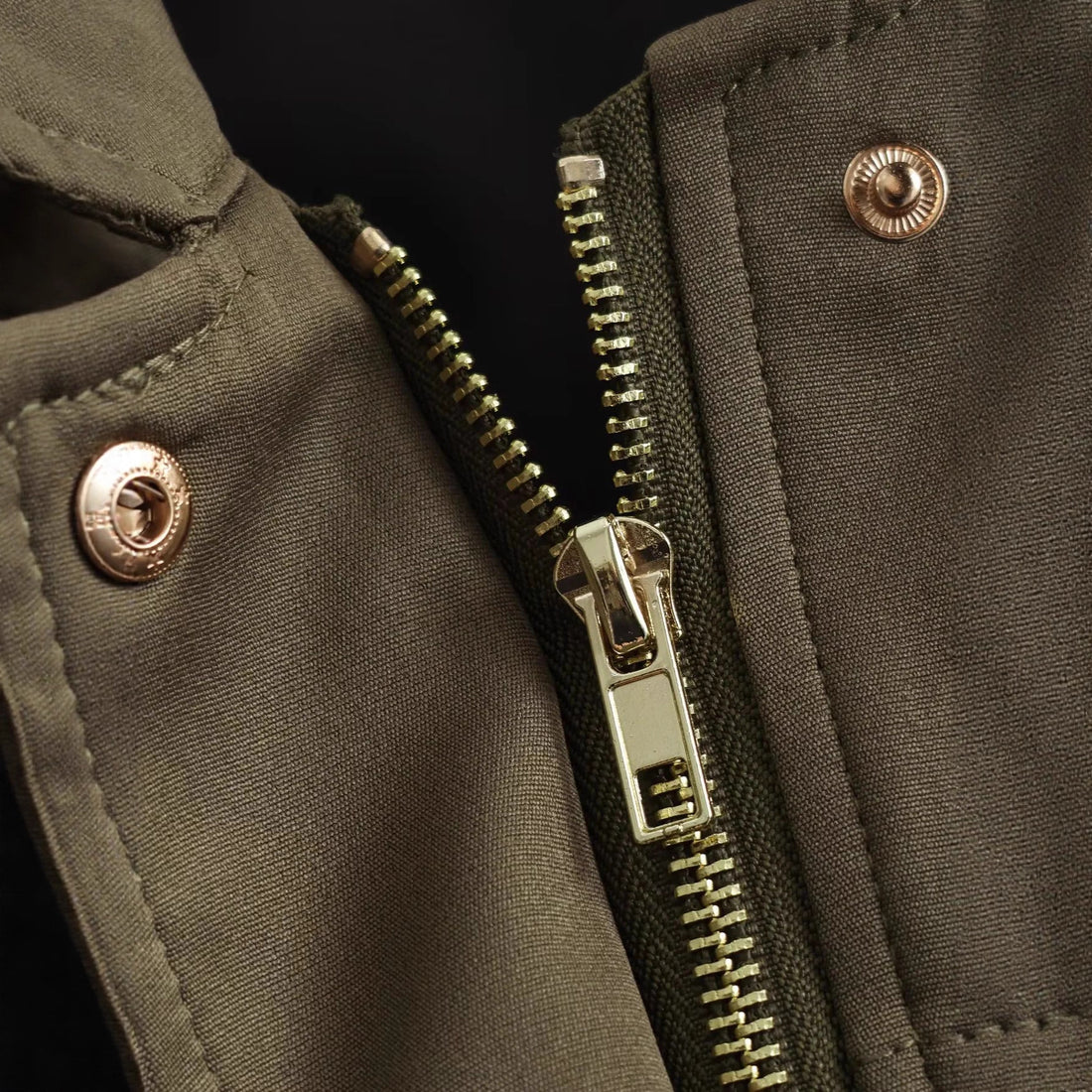 Damen oversized Utility-Jacke mit übergroßen Pattentaschen, überschnittener Schulter und elastischem Bund – Célinea