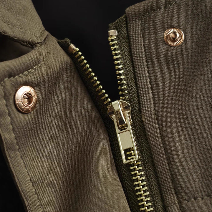 Damen oversized Utility-Jacke mit übergroßen Pattentaschen, überschnittener Schulter und elastischem Bund – Célinea
