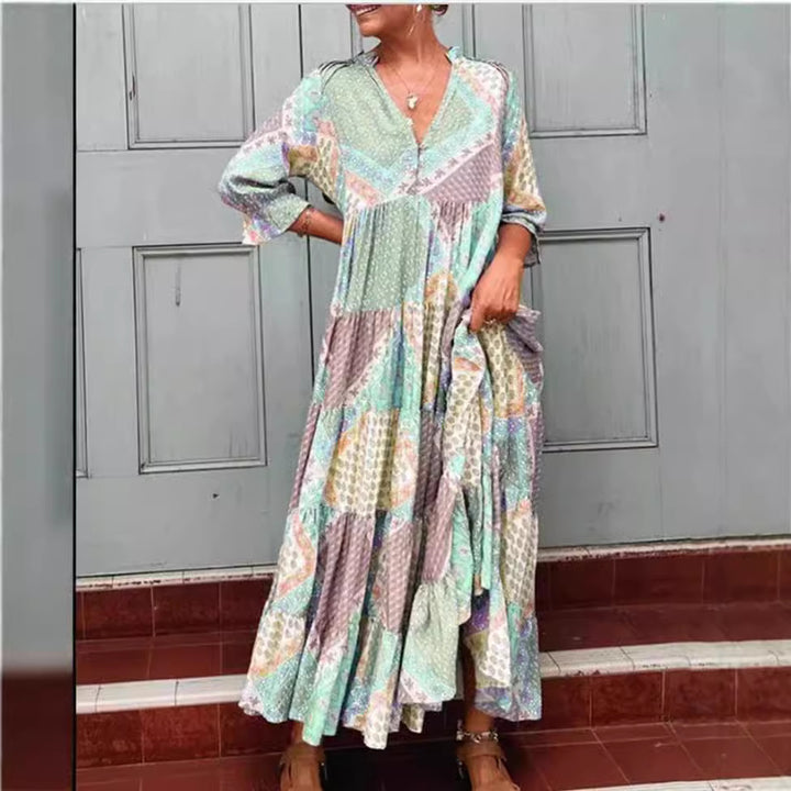 Damen nan luftiges Maxikleid im Patchwork-Boho-Stil mit V-Ausschnitt, gerafftem Oberteil und ausgestelltem Stufensaum Echo Archiv