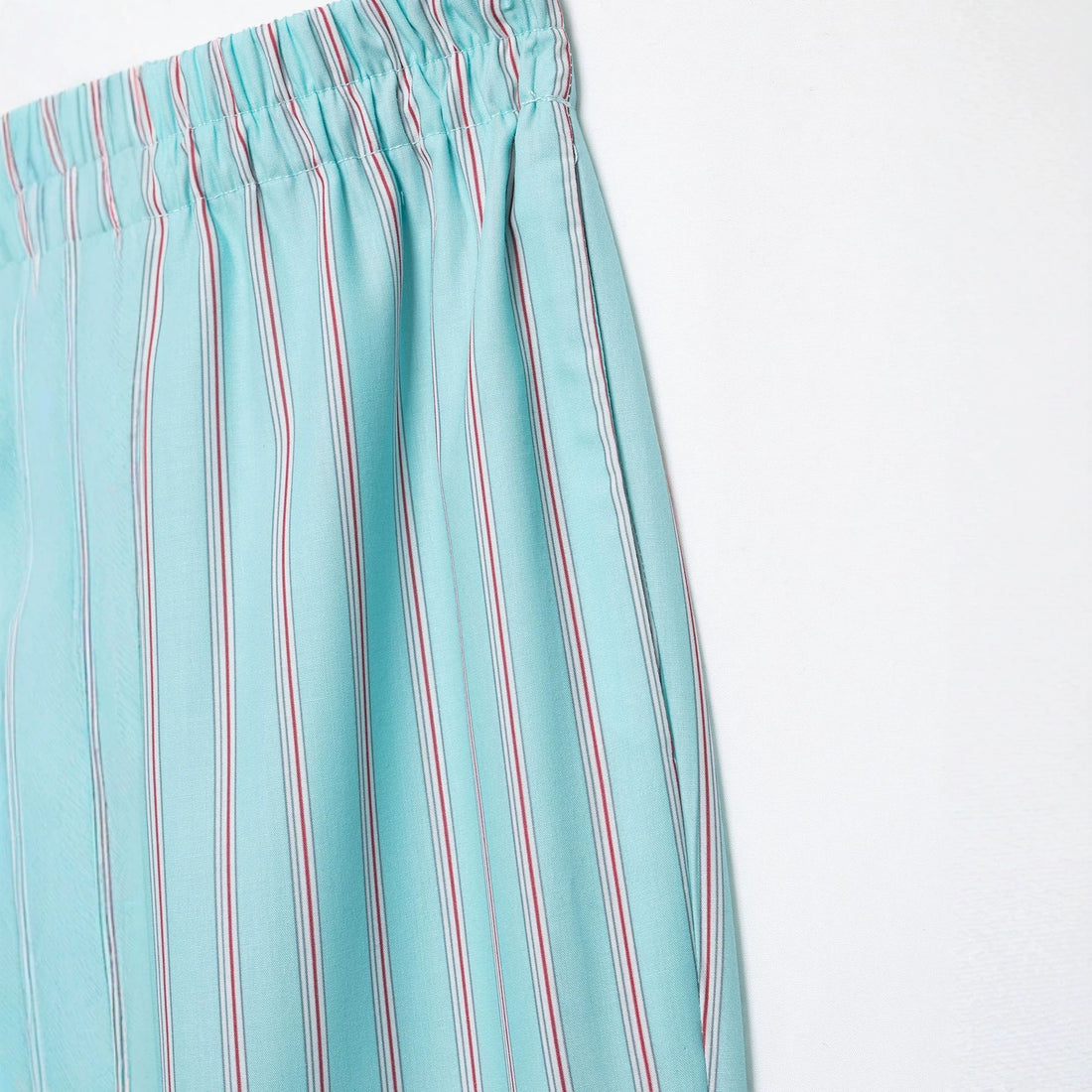 Damen Weite Culotte-Hose mit elastischem Bund, feinen Längsstreifen und Wellenkante Echoarchiv