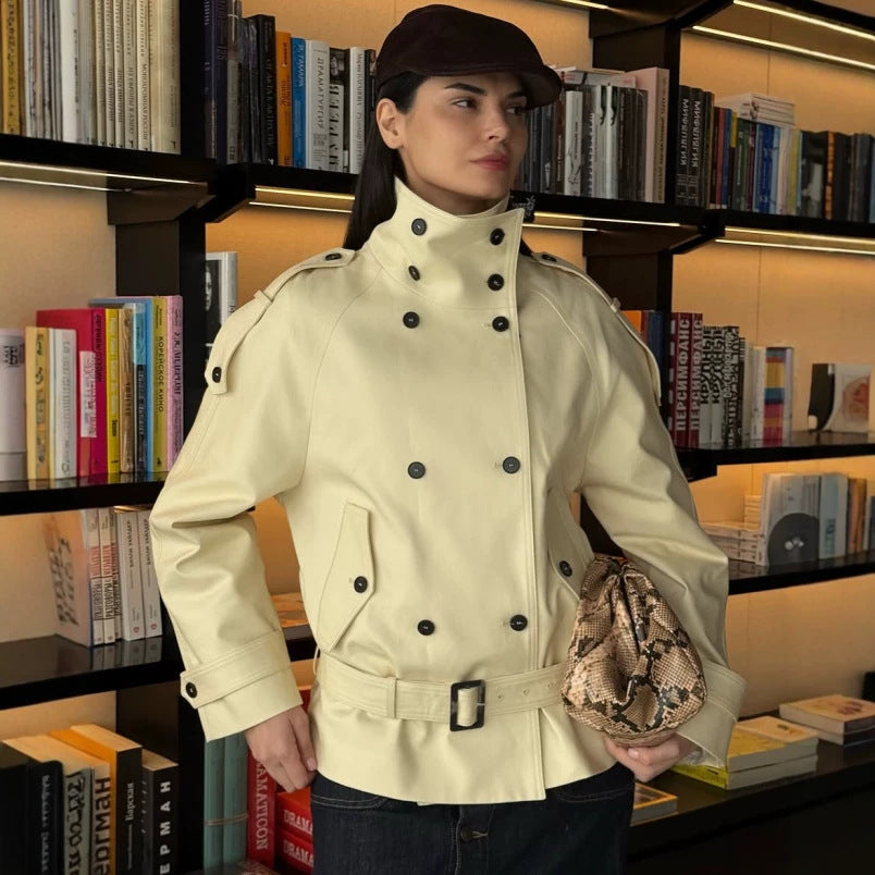 Damen Kurzer Doppelreiher-Mantel mit Cape-Ärmeln und Taillengürtel Echoarchiv
