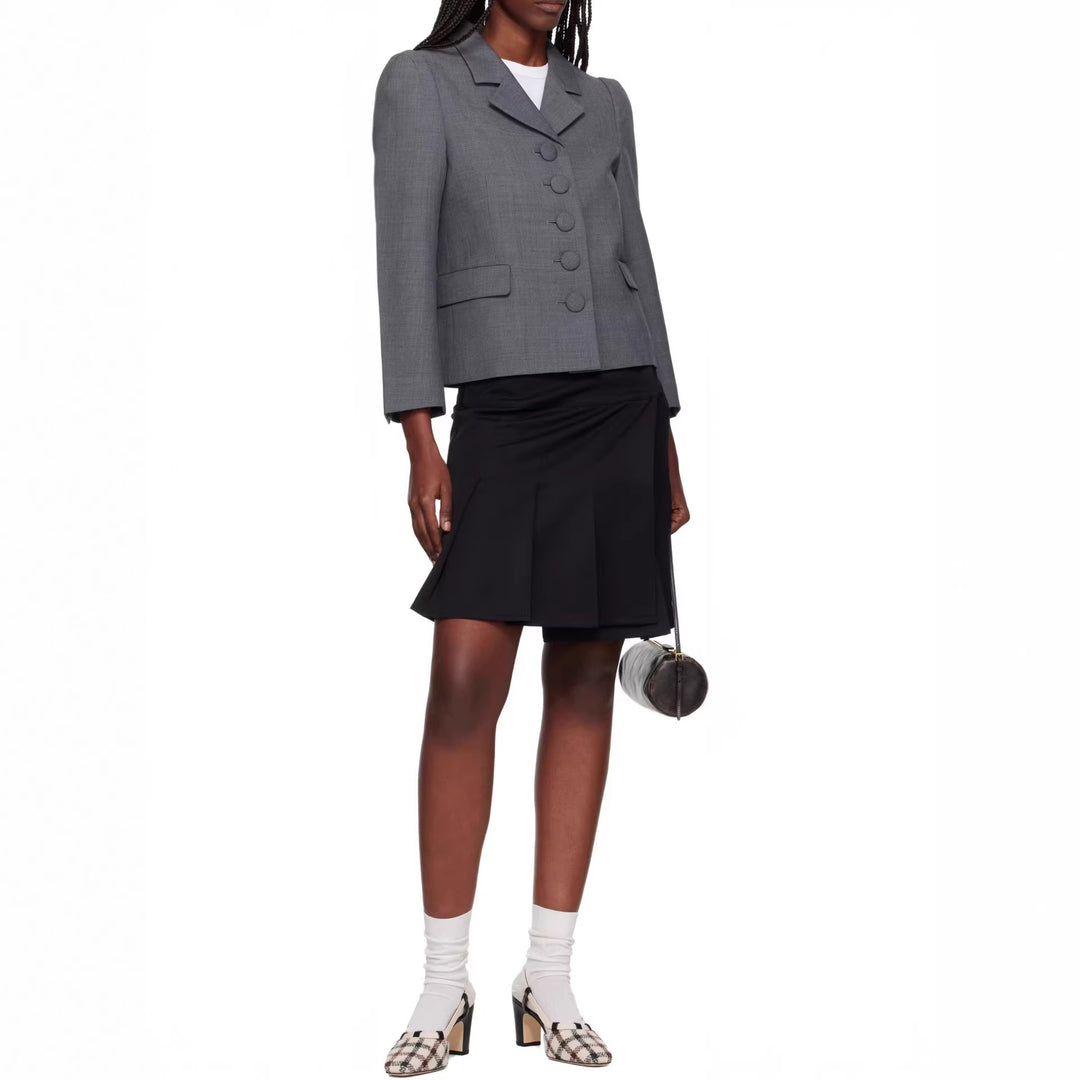 Damen Kurzblazer im taillierten Vintage Tailoring mit bezogenen Knöpfen Echoarchiv