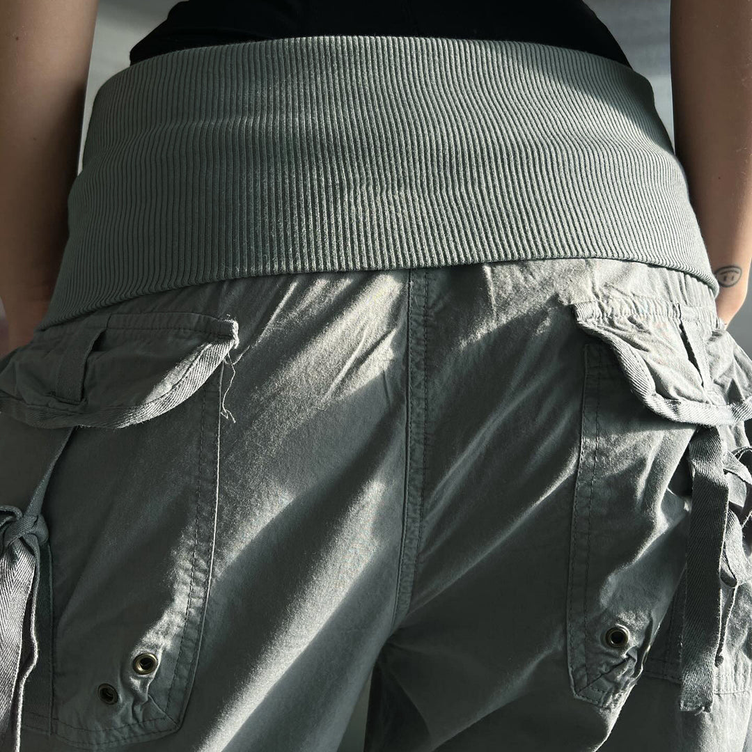 Damen Weite Cargo-Hose mit hohem Umschlagbund, Utility-Tasche und Kordelzug – Avélisse