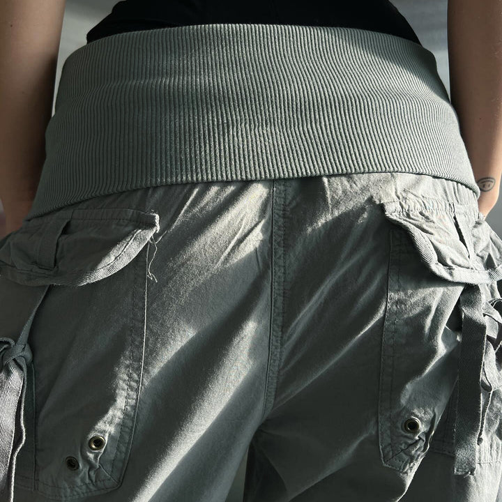 Damen Weite Cargo-Hose mit hohem Umschlagbund, Utility-Tasche und Kordelzug – Avélisse