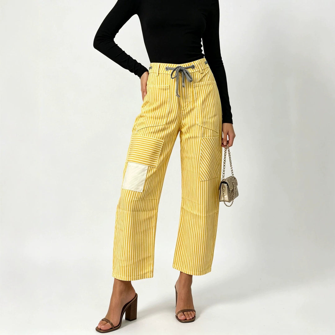 Damen nan High‑Waist Relaxed‑Hose mit vertikalem Streifenmuster, aufgesetzten Knie‑Patches und Kordelzug Echo Archiv