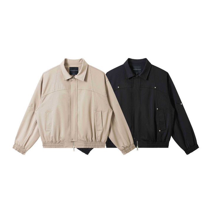 Unisex Kurz geschnittene technische Blousonjacke mit verdeckter Frontblende und elastischem Saum Echoarchiv