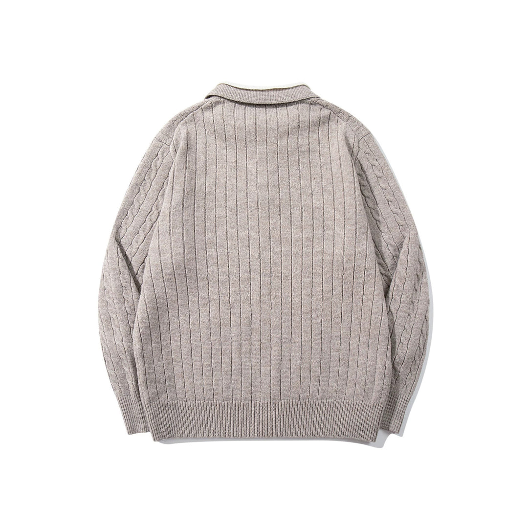 Unisex Polo-Strickpullover mit Zopfstrick und Kontrastkragen Echoarchiv