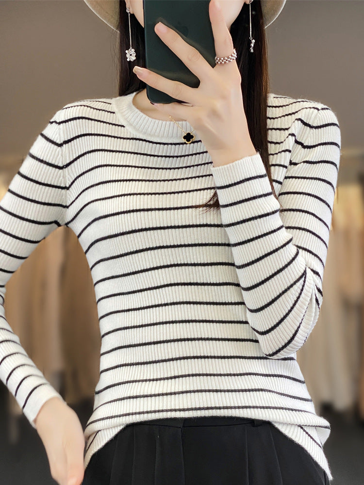Damen Schmal geschnittener Feinstrick-Pullover mit dezenter Streifenstruktur und Rundhals Echoarchiv