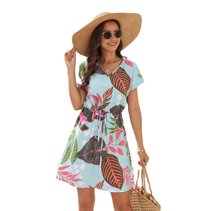 Damen Sommerliches Freizeitkleid mit floralem Muster und Taillengürtel Echo Archiv