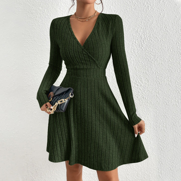 Damen figurschmeichelndes geripptes Wickel-Strickkleid mit tailliertem Bund und ausgestelltem Rock – Valéora