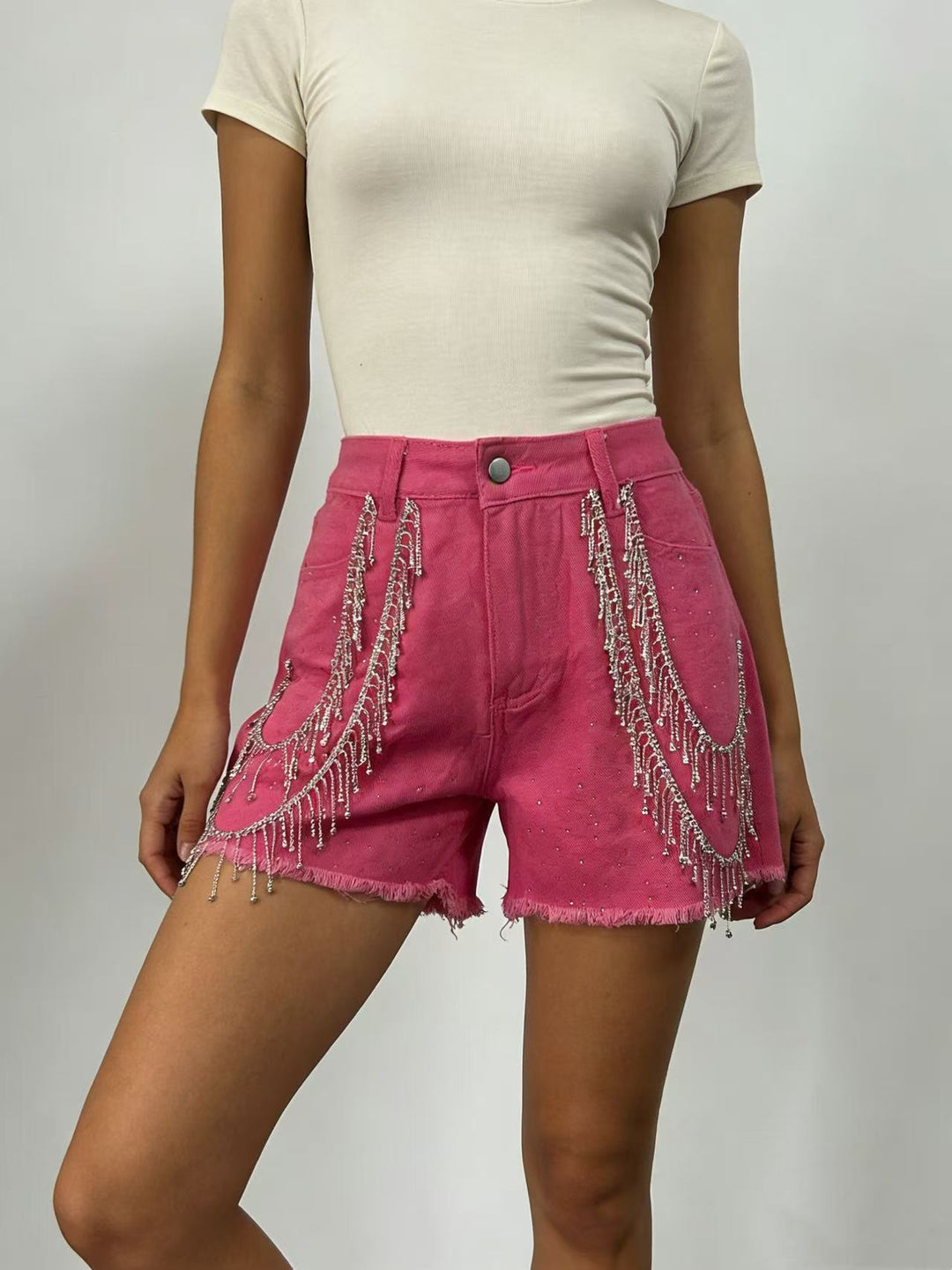 Damen Designer Denim-Shorts mit trendigen Kettenverzierungen Echo Archiv