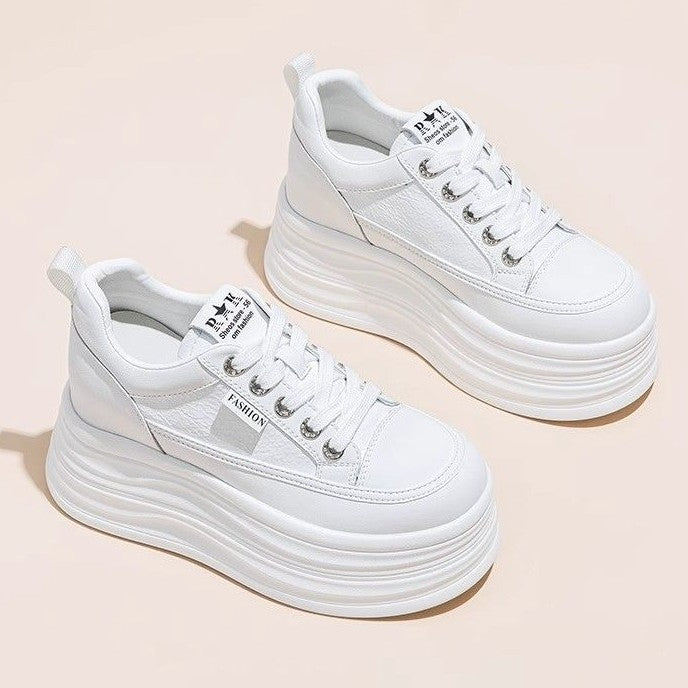 Damen Plateau Sneaker mit eleganter Silhouette und dämpfender Sohle Echo Archiv