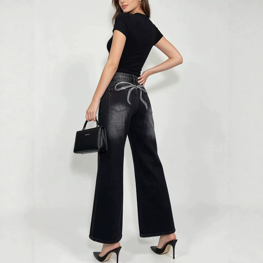 Damen nan High‑Waist Flared-Jeans mit weitem Bein, taillierender Bundnaht und dezenter Used-Struktur Echo Archiv