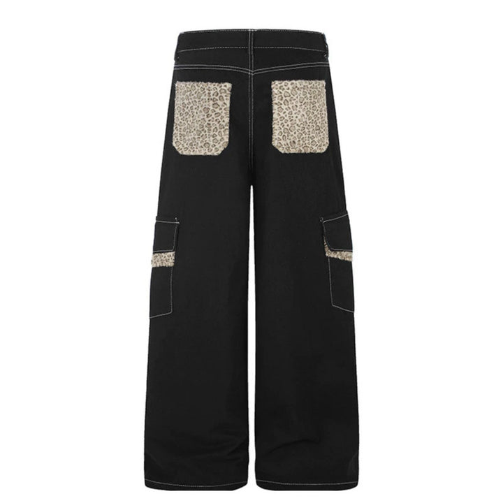 Damen Weite Cargo-Hose mit hoher Taille, großen Klappentaschen und Fellbesatz Echoarchiv
