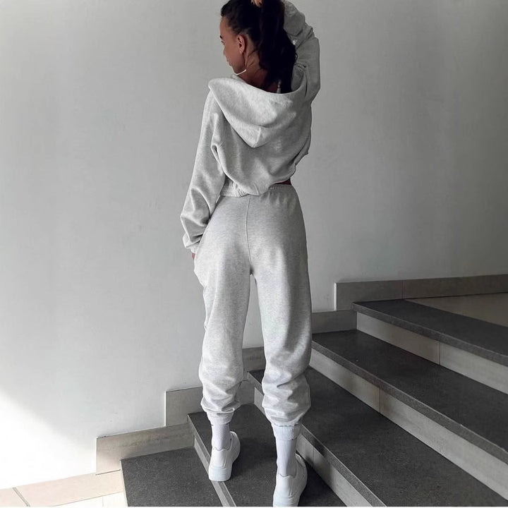 Damen kurzes Reißverschluss-Hoodie mit elastischem Bund und High-Waist Jogginghose aus Baumwollmix – Auréline