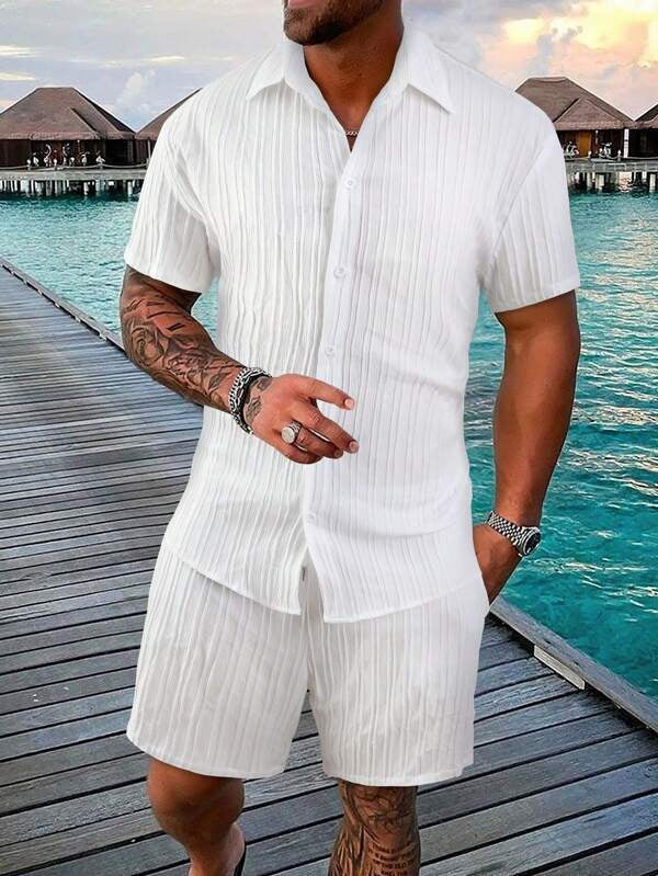 Herren Kurzarm Hemd und Shorts im Streifenlook Echoarchiv