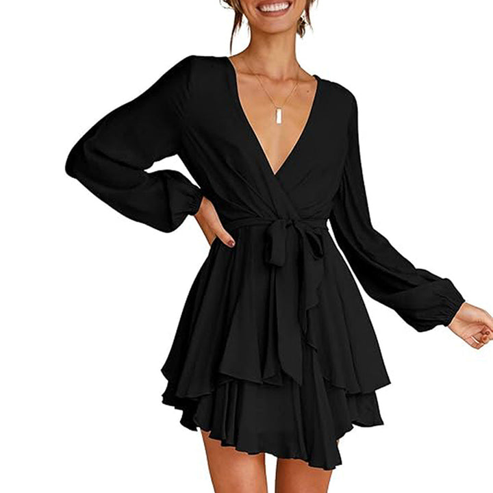 Damen gerafftes Wickelkleid mit tiefem V-Ausschnitt stufigem Volantrock und Bindegürtel – Élara