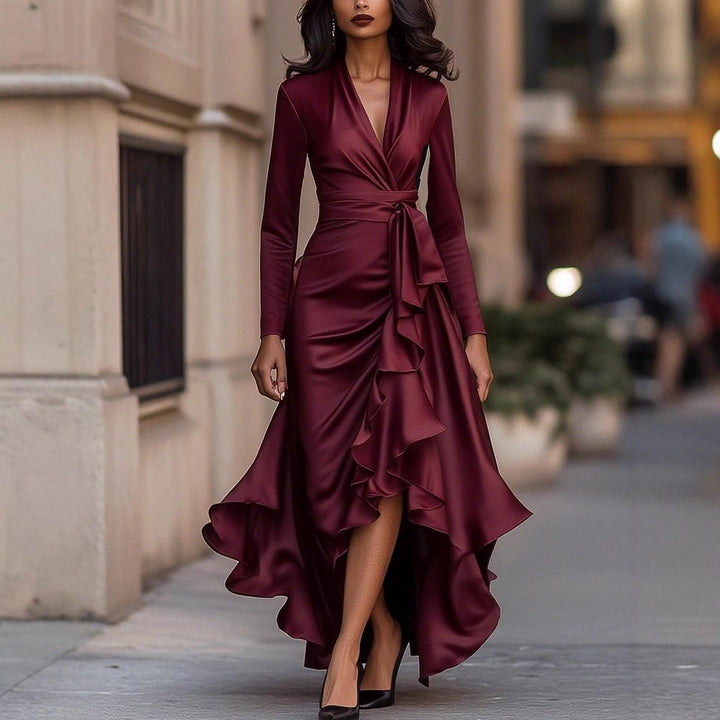 Damen Elegantes Wickelkleid mit Rüschen und hochgestaffeltem Saum Echo Archiv