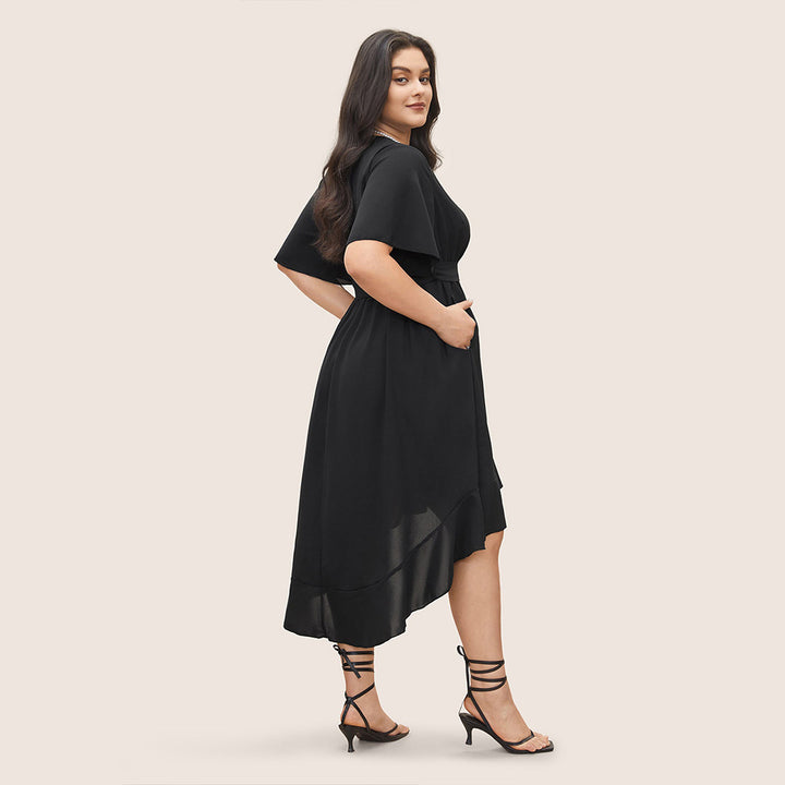 Damen Elegantes Wickelkleid mit asymmetrischem Saum und taillierendem Gürtel Echo Archiv