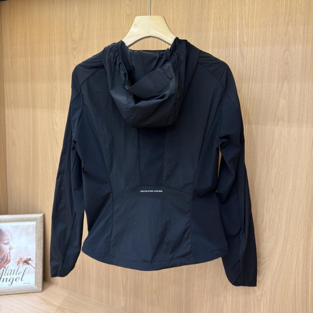 Damen Leichte Kapuzen-Windjacke mit Reißverschluss und verstellbarem Saum Echoarchiv