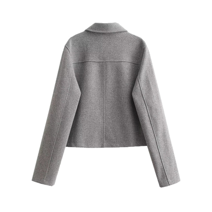 Damen Kurztaillierte Wolljacke mit Zierknöpfen und Pattentaschen – Célinea