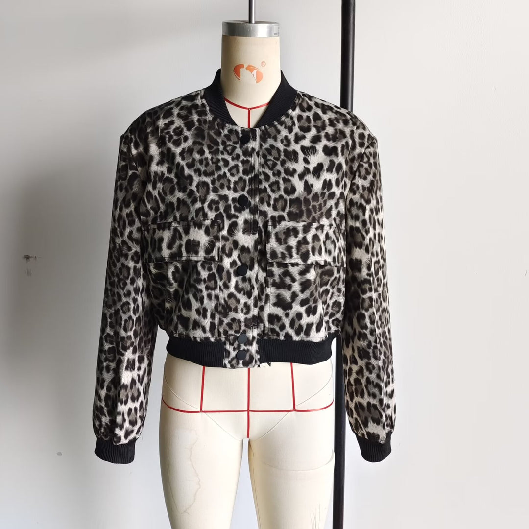 Damen nan kurzgeschnittene Bomberjacke mit Animalprint, Rippenbündchen, aufgesetzten Taschen und Druckknopfverschluss Echo Archiv