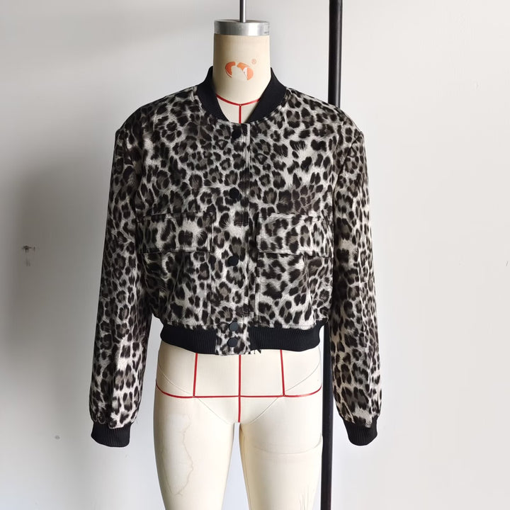 Damen nan kurzgeschnittene Bomberjacke mit Animalprint, Rippenbündchen, aufgesetzten Taschen und Druckknopfverschluss Echo Archiv