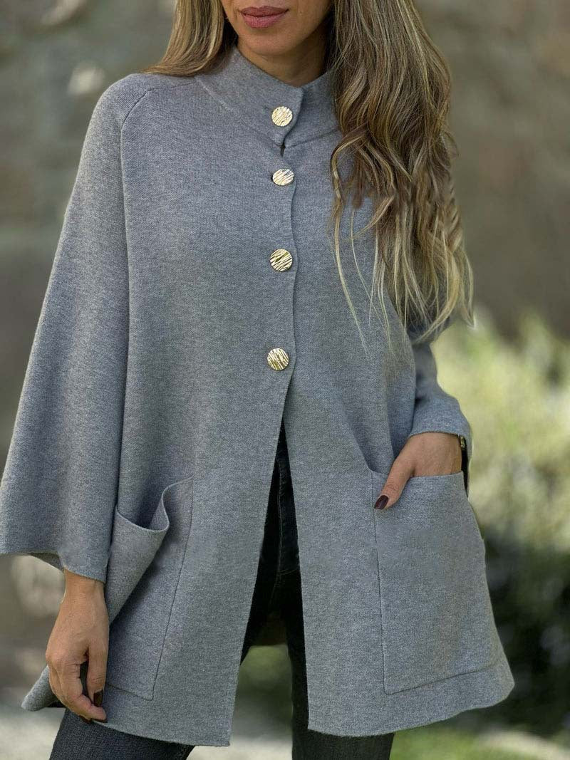 Damen Oversize Cape-Cardigan mit Stehkragen, aufgesetzten Taschen und Zierknöpfen – Veloura